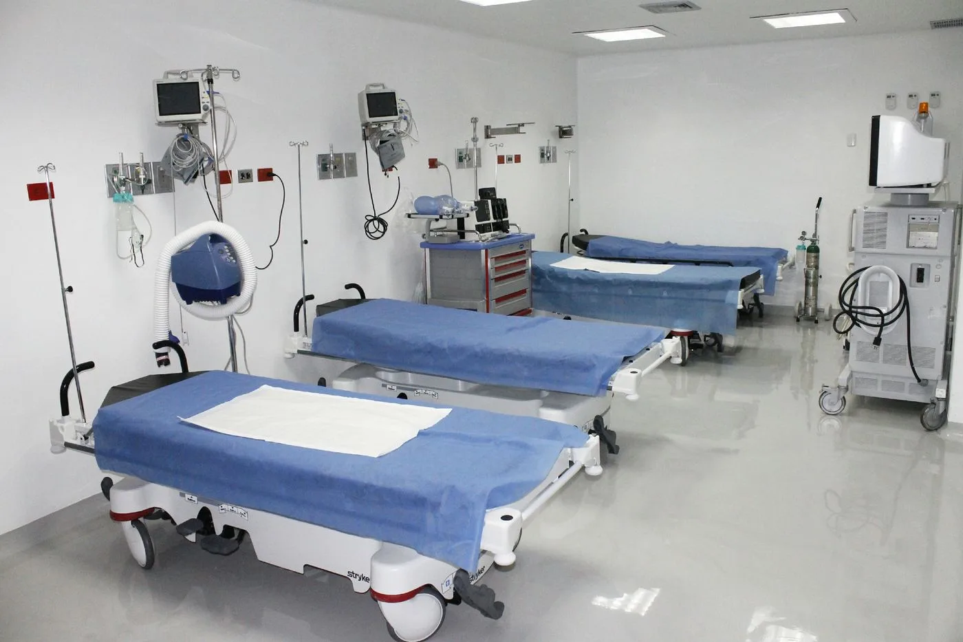 Área de recuperación con camillas